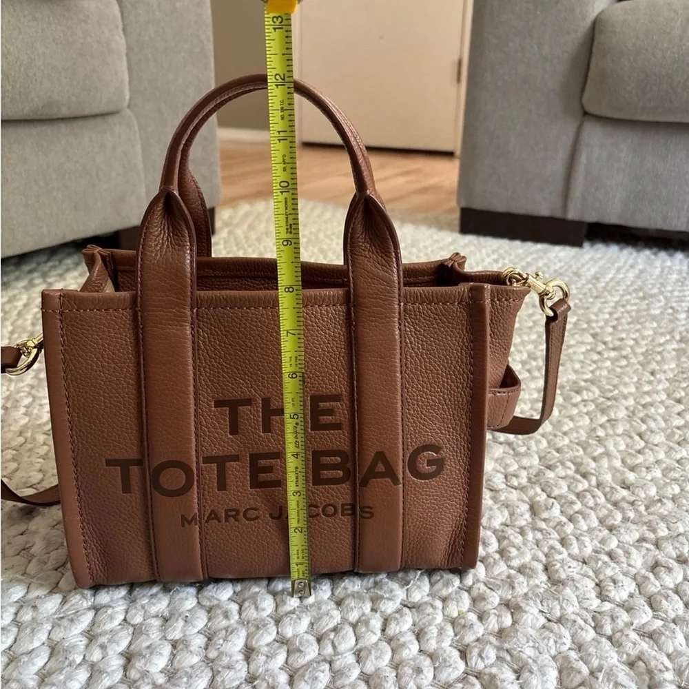 Marc Jacobs Tan Leather Tote Bag - Picture 3 of 8
